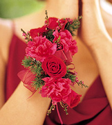 Reserve your 100% NATURAL Prom Boutonniere, Corsage or Wristlet using our Online Form or just Call us 305 - 264 5999. We deliver to your home or you can pick up... Enjoy our customer service...